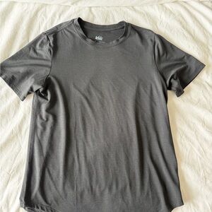 REI Women’s Black Short Sleeve Tee